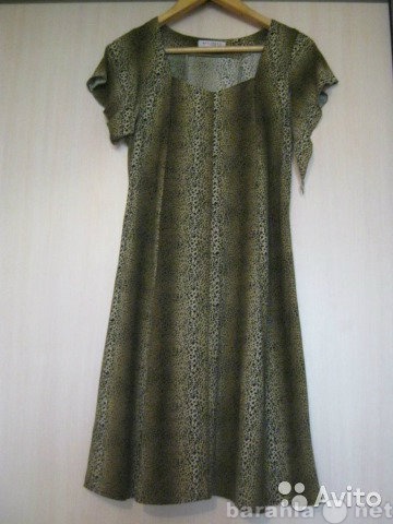 Продам: Платье тёмно-зелёного цвета с интерес.ри