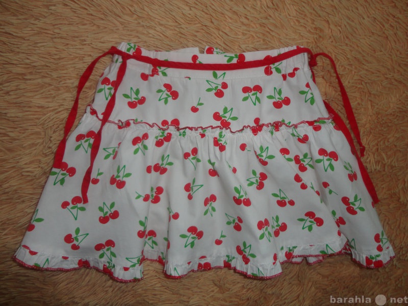 Продам: нарядную юбку с вишнями