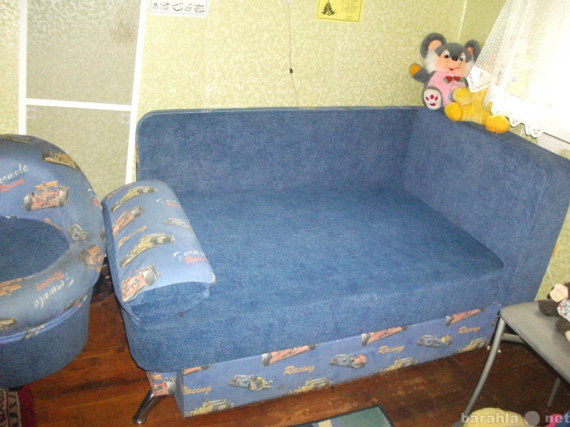 Продам: диван + пуфик
