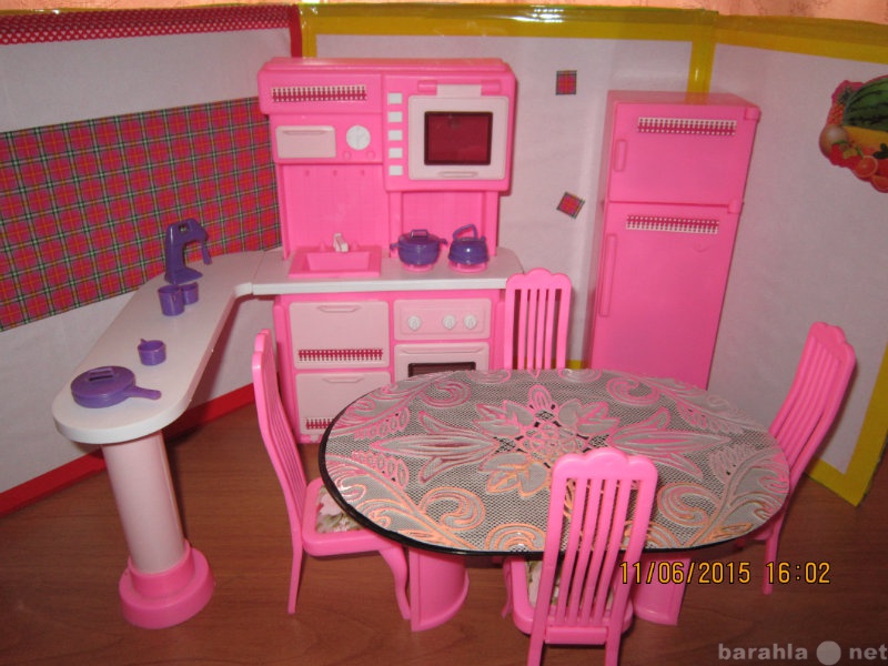 Продам: Мебель для Барби  пакетом. м.Пражская