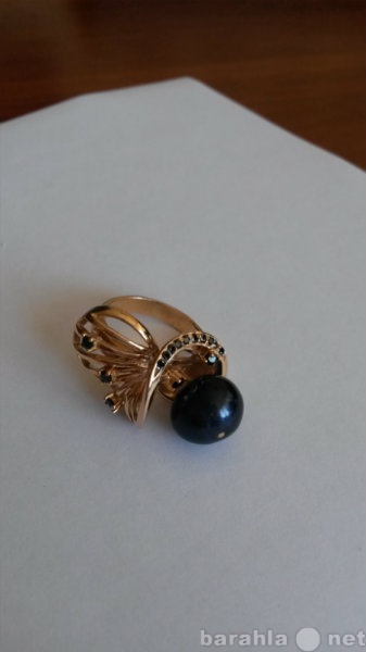 Продам: золотое кольцо с чёрной жемчужиной