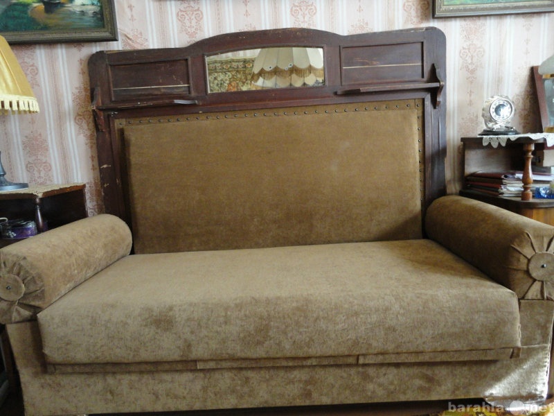Продам: старинный диван