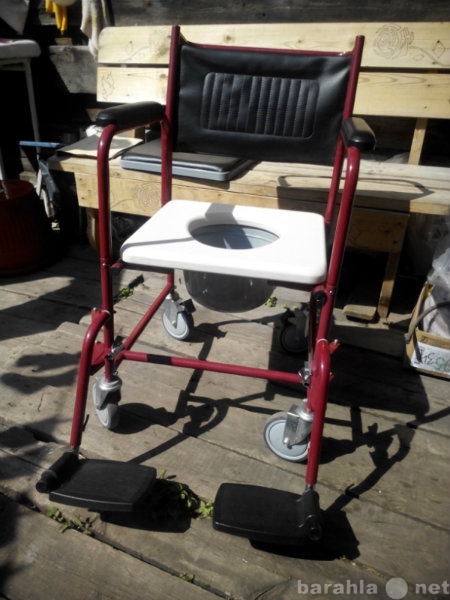 Продам: Туалетный стул-коляска(для инвалидов)