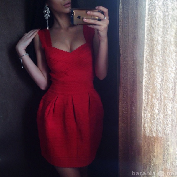 Продам: Бандажное платье красного цвета