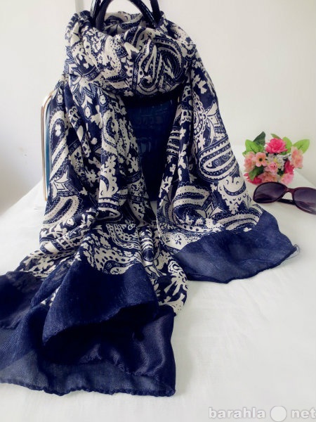 Продам: шарф-платок темно-синий с белым