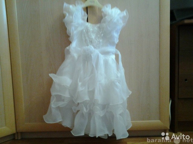 Продам: Платье белоснежное нарядное