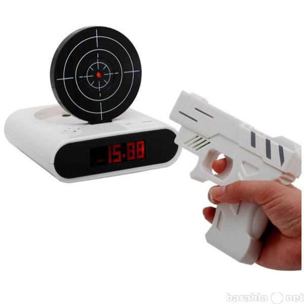 Продам: Часы-будильник "Пистолет с мишенью