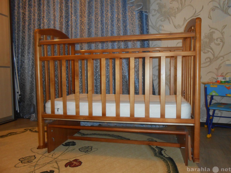 Продам: детскую кроватку+коляску