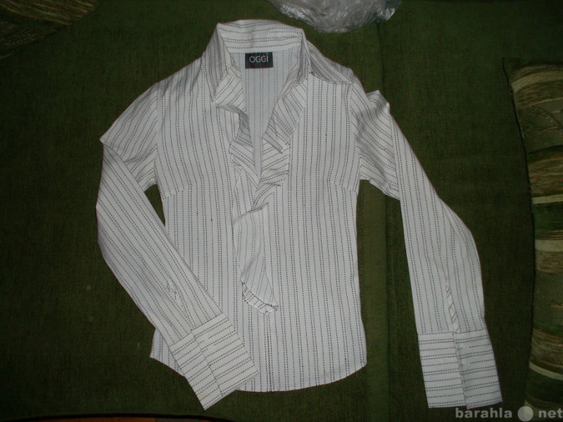 Продам: женскую блузку