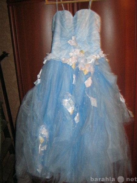 Продам: Платье женское голубое