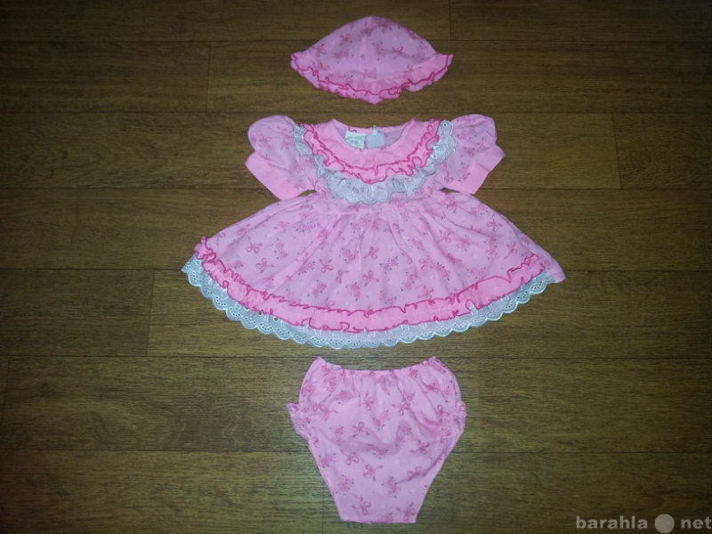 Продам: Платье на девочку 2-4 месяца.