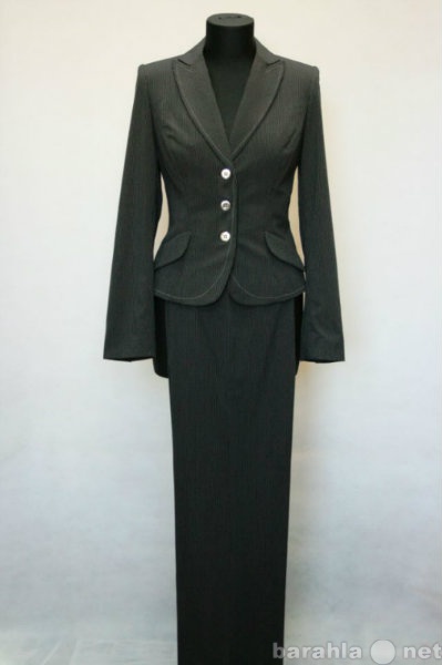 Продам: костюм брючный классический серого цвета