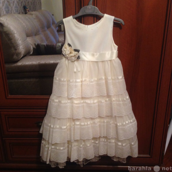 Продам: платье для девочки