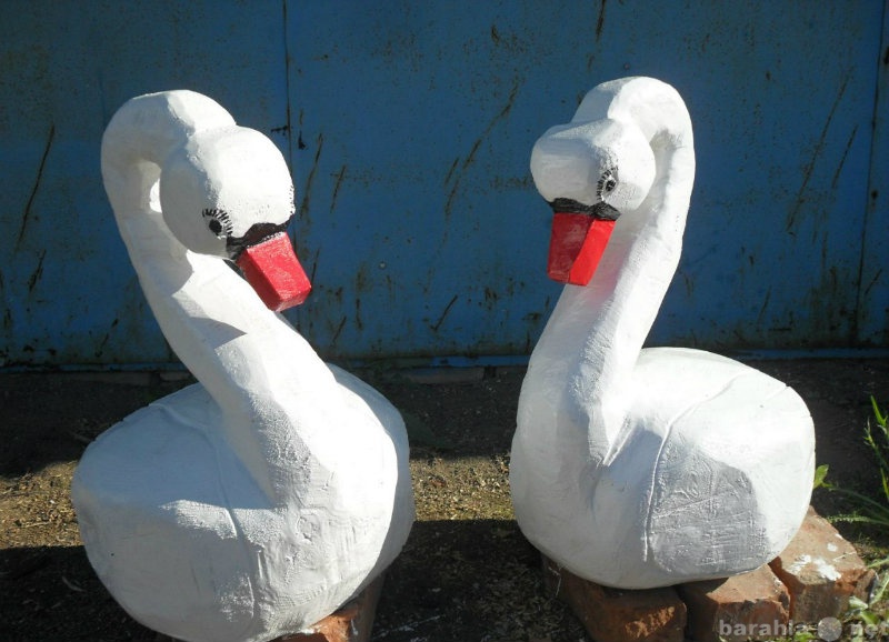 Продам: Продам деревянную фигуру белых лебедей