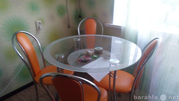 Продам: Стеклянный стол + 4 стула