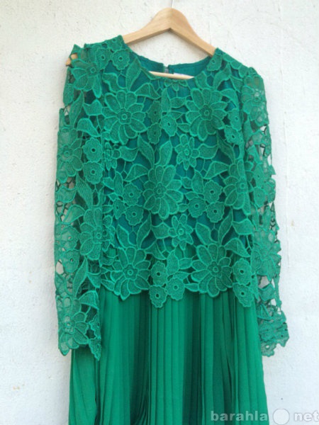 Продам: Изумрудное платье Jovonna London