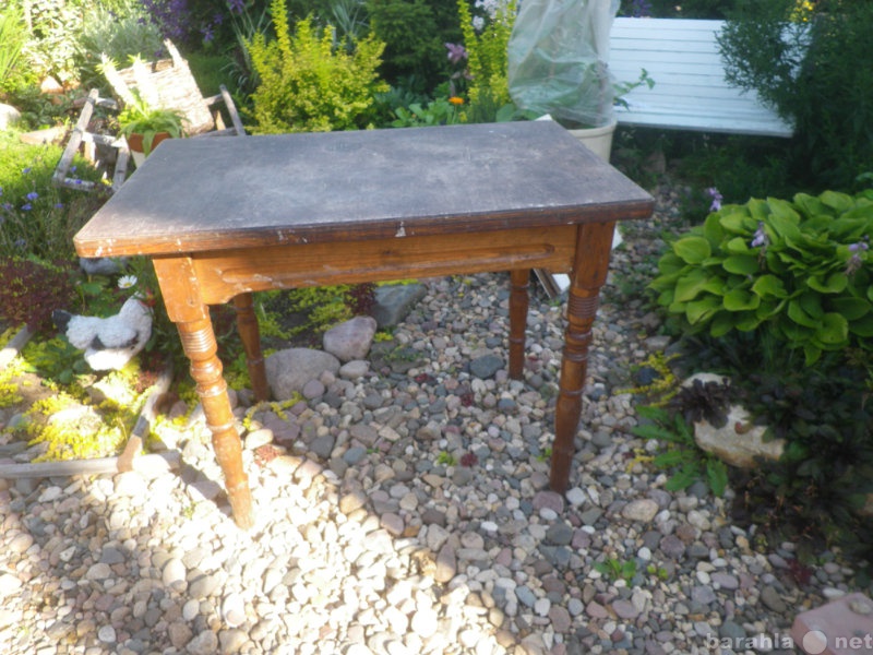 Продам: Старинный  столик.