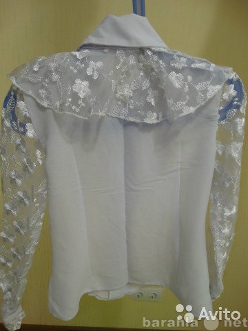 Продам: Блузку белую для торжеств
