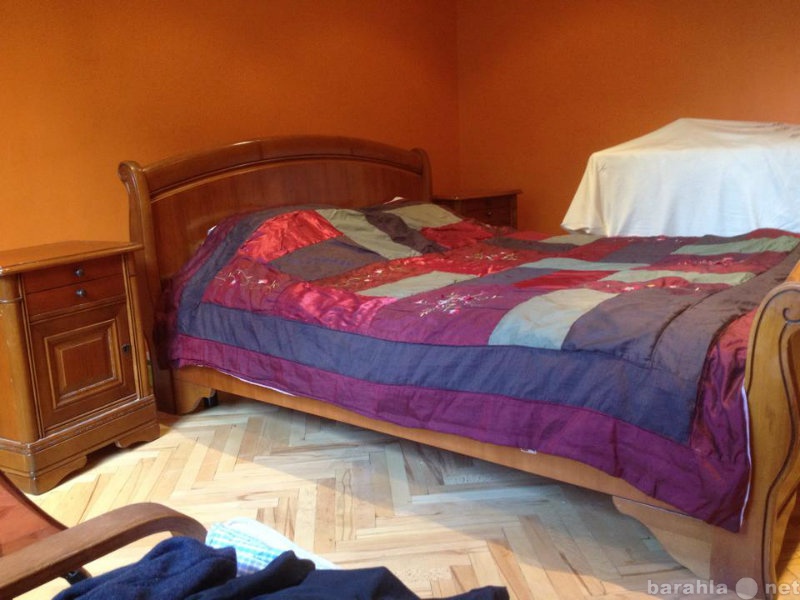 Продам: Кровать, матрас и 2 прикроватные тумбы