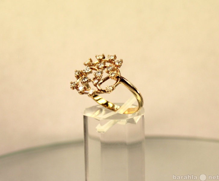 Продам: Кольцо женское золотое с бриллиантами