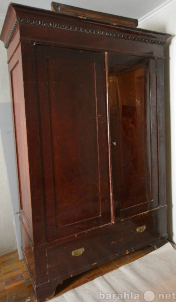 Продам: Шкаф из красного дерева