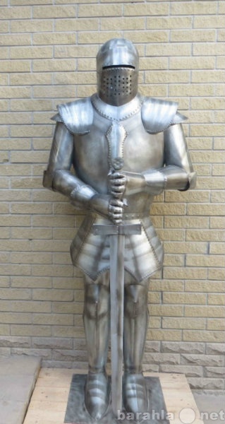Продам: скульптура рыцаря с мечом