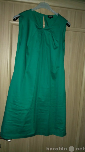 Продам: Платье зелёное Ostin