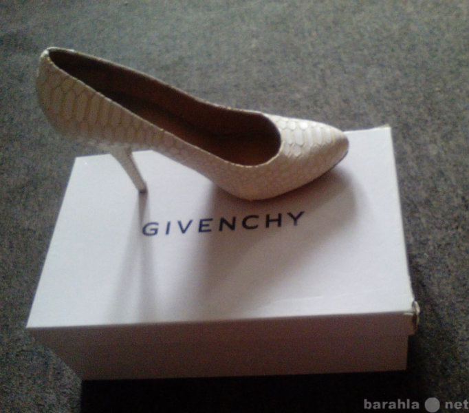 Продам: Туфли Givenchy белые/свадебные