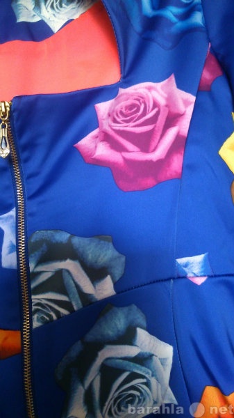 Продам: Синее платье с цветочным принтом