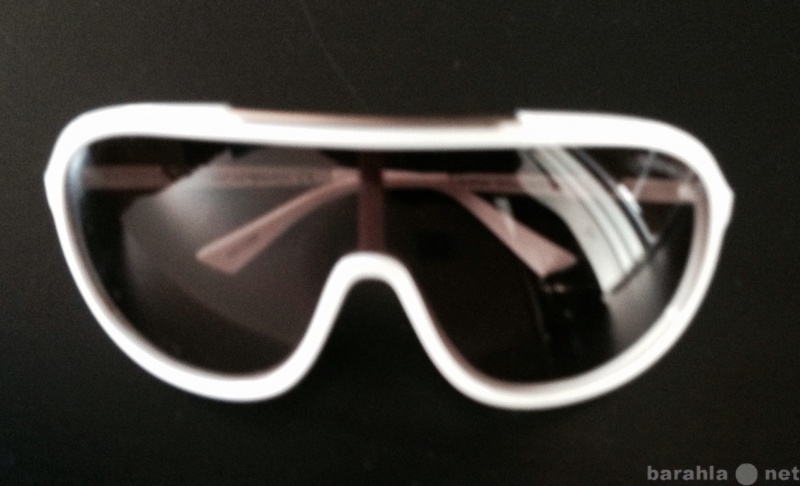 Продам: продаются солнечные очки Emporio Armani