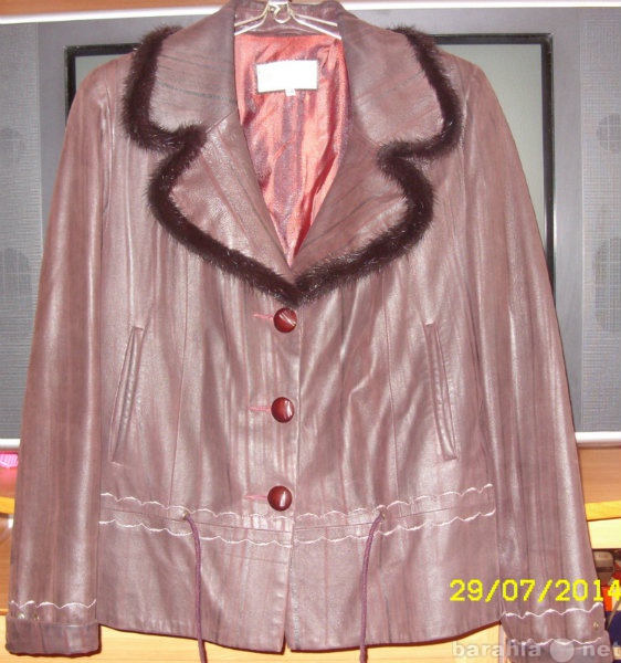 Продам: Продам красивую куртку мех.отделка 48-50