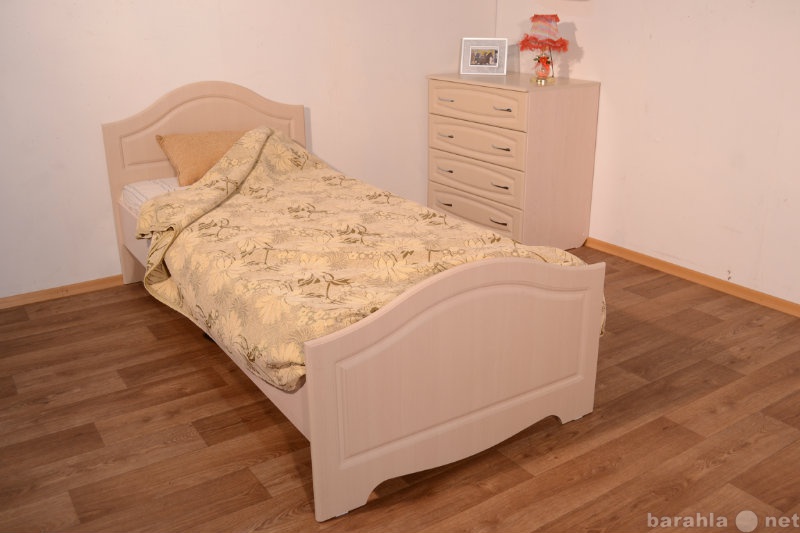 Продам: Кровать с основанием ДСП 200x90 "В