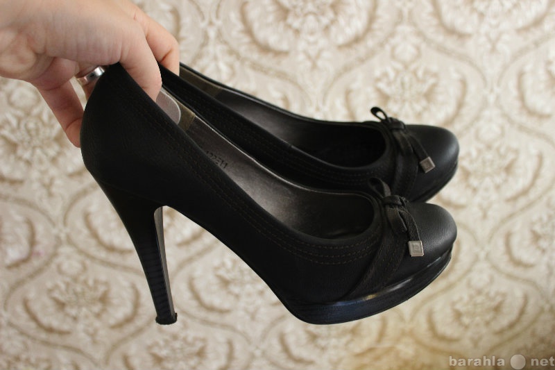 Продам: туфли или обмен черные классик 39 размер