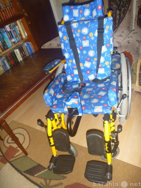 Продам: детская инвалидная коляска