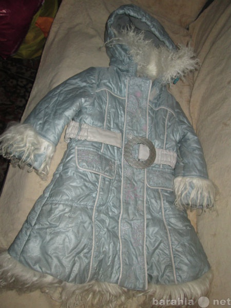 Продам: Пальто зимнее с отделкой мехом-ламы для