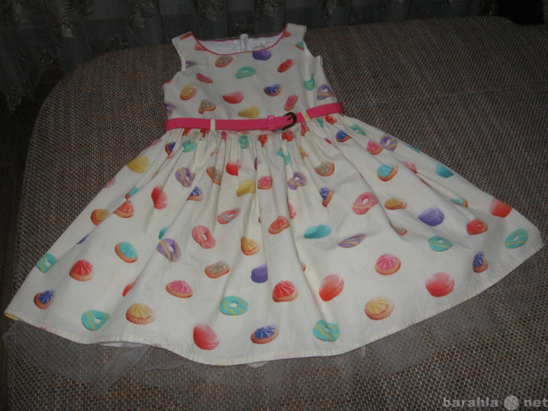 Продам: Нарядное платье на 4-6 лет