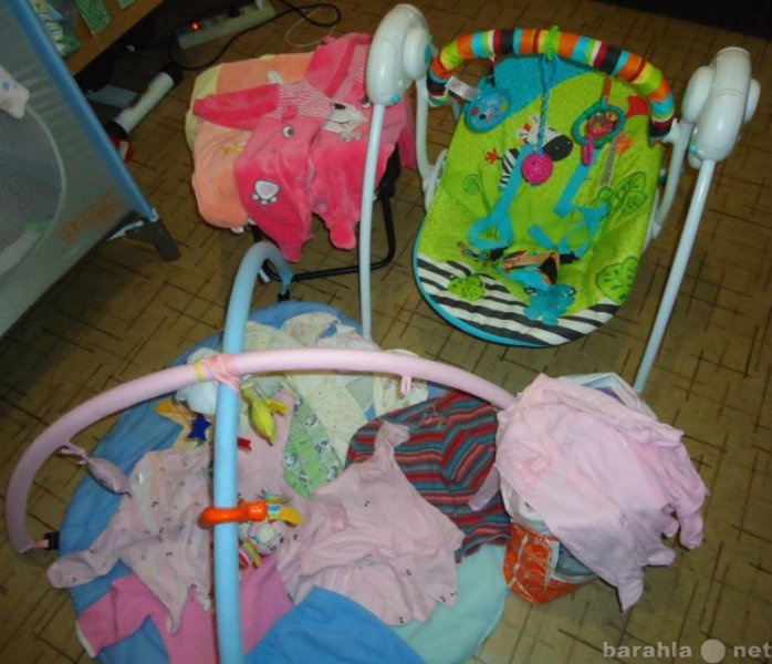 Продам: детская качель, развивающий коврик, вещи
