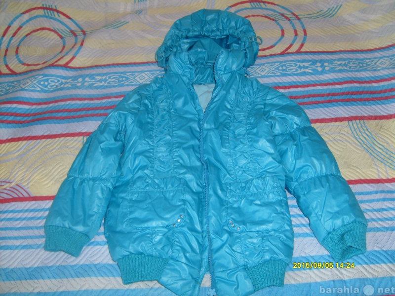 Продам: Осенняя куртка на дев. на рост 122-128