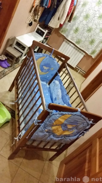 Продам: Детскую кроватку с навесным комплектом