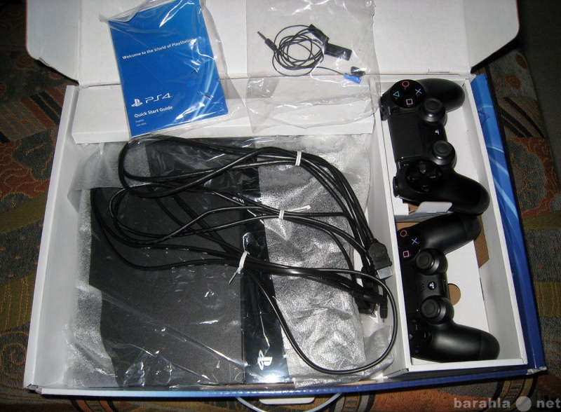 Продам: Черный Sony PlayStation 4-500GB