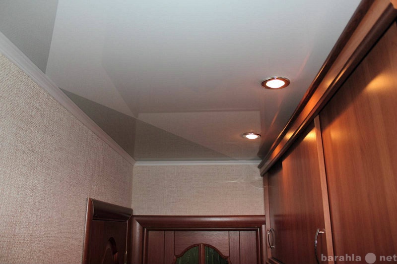 Продам: Глянцевый потолок в коридоре 6.5 М2