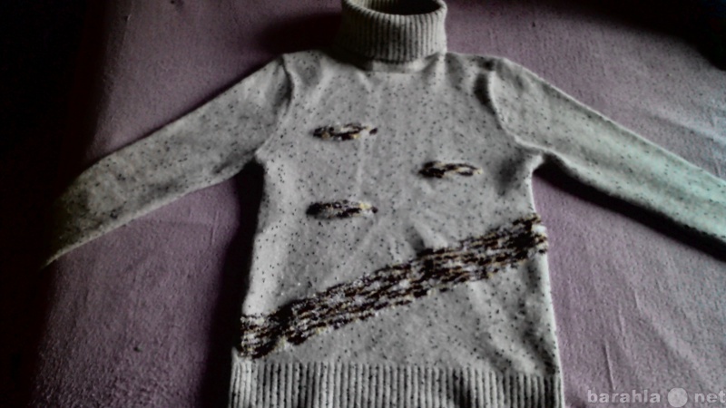 Продам: Продам теплый свитер на девушку