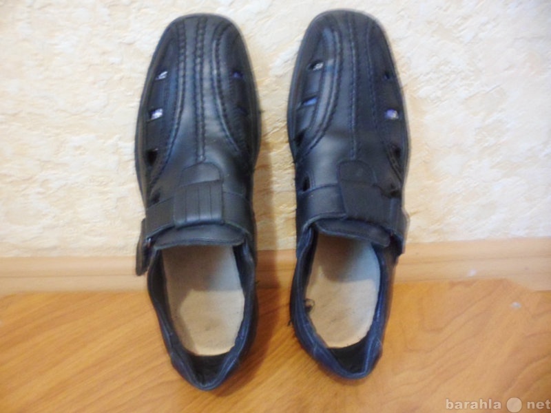 Продам: школьные туфли-сандалии для мальчика