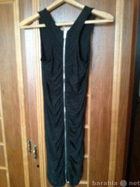 Продам: Платье черное на молнии р-р 42-44