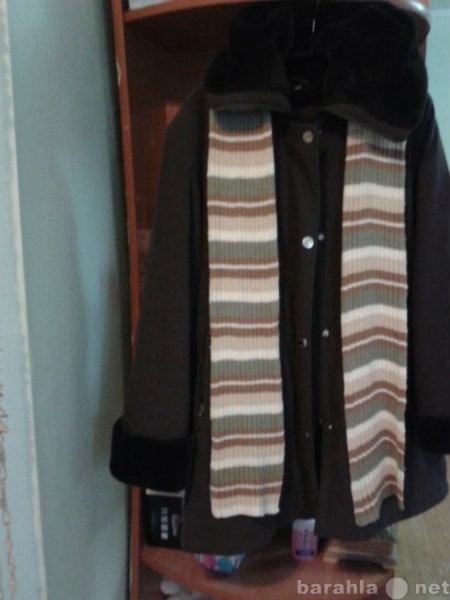 Продам: полу-пальто оливкового цвета с шарфом