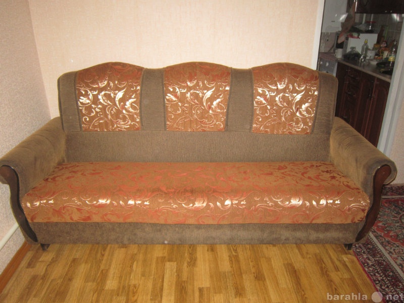 Авито мебель диван бесплатный. Диваны на авито. Диван 1990 х. Диван бу. Авито Оренбург.