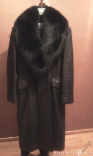 Продам: Пальто чёрное кожаное с горжетом из лисы