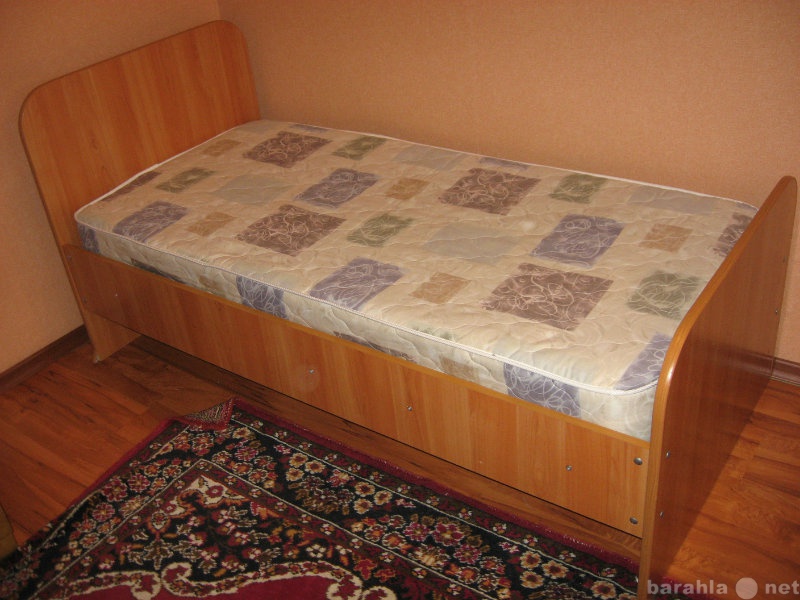 Продам: Кровать детская с матрасом