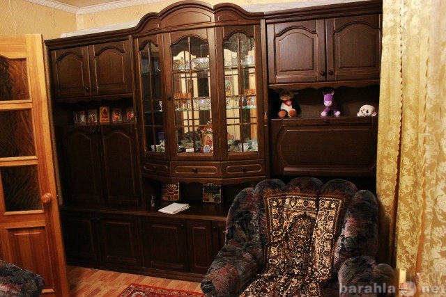 Продам: Мебельную стенку продам