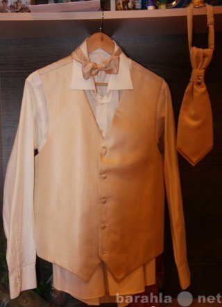 Продам: Мужская рубашка, жилет, бабочка, галстук